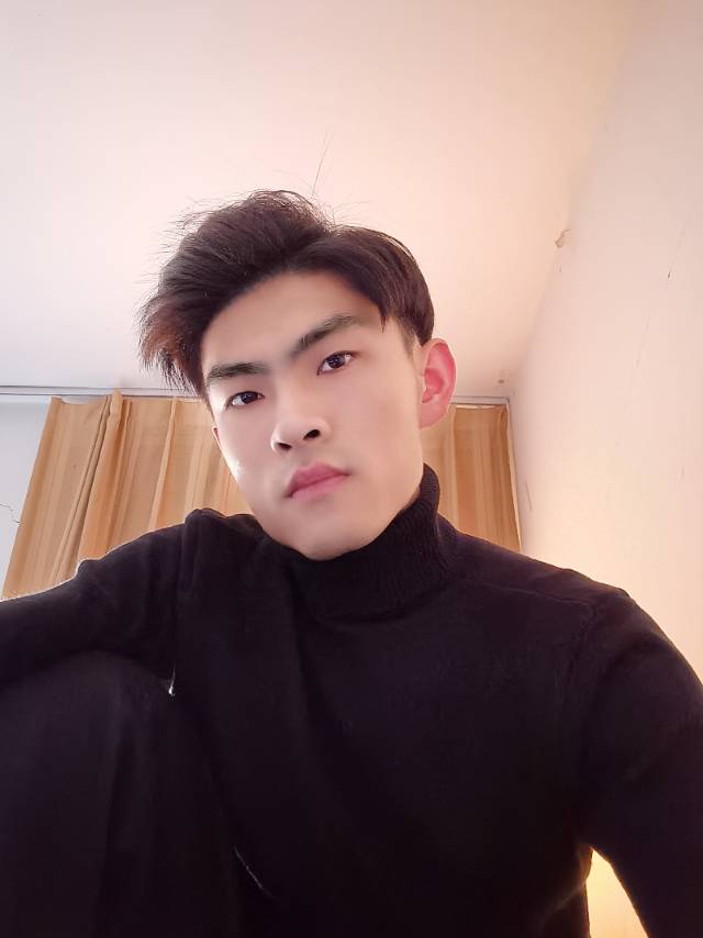 李同茂个人生活照1