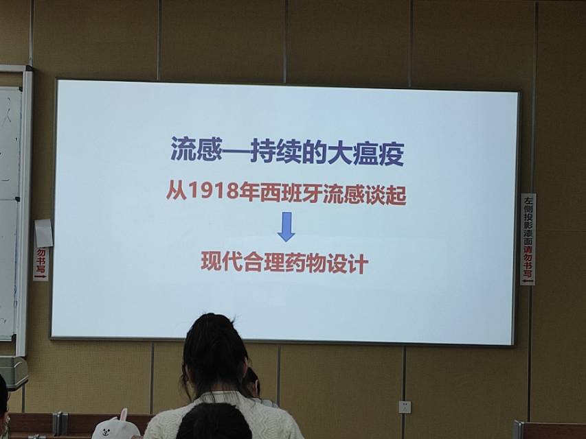 李垭丽个人生活照1