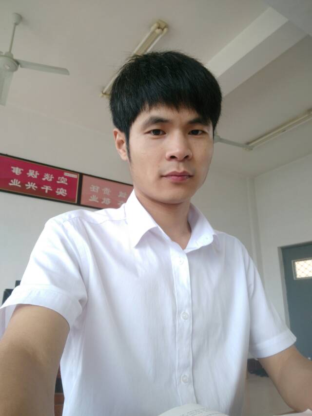 李伟个人生活照1