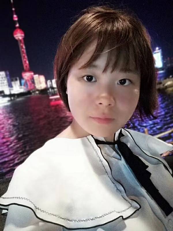 郑春艳个人生活照1