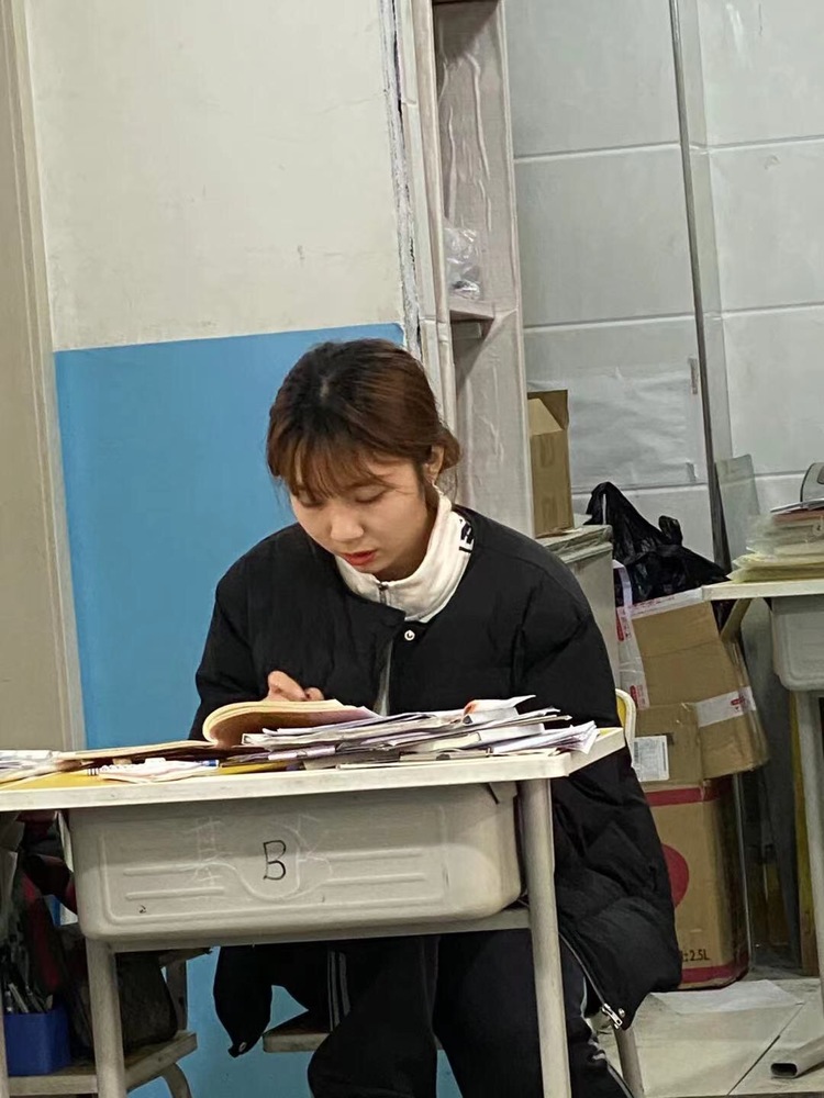 韩卓宏个人生活照1