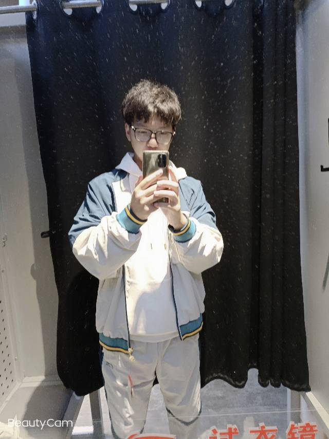 邓王立个人生活照1