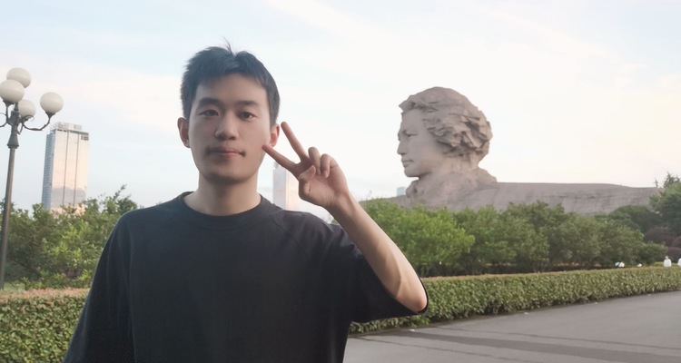 吕鹏个人生活照1