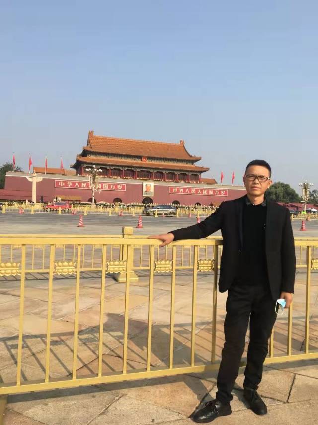 闫希哲个人生活照1
