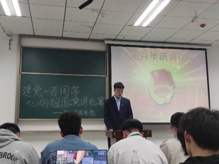 余禧宇个人生活照3
