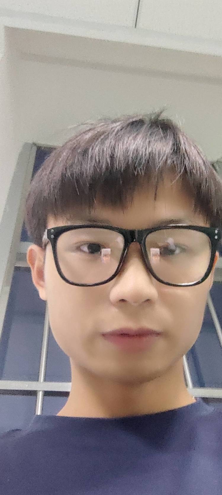 马华建个人生活照1