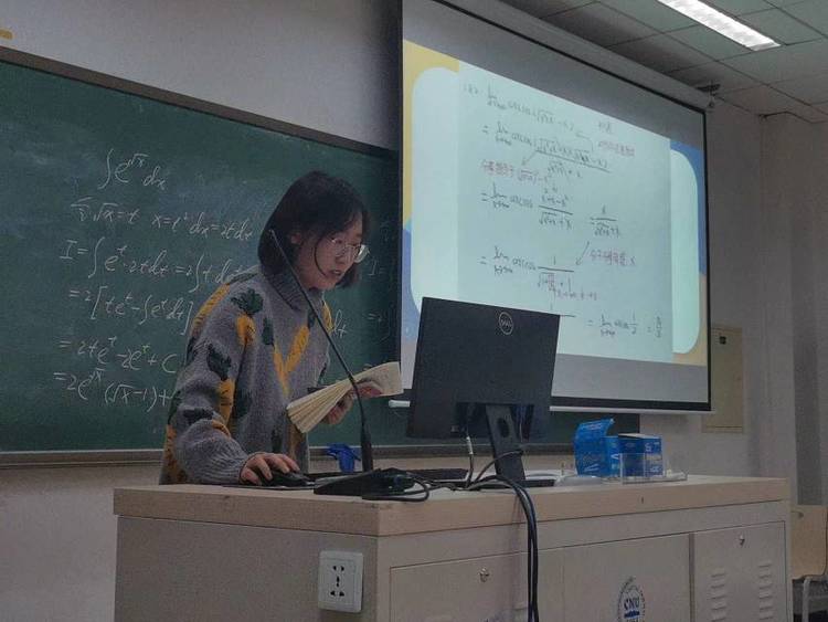 吴泽藩个人生活照1
