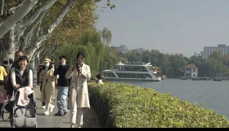 彭丽洁个人生活照1