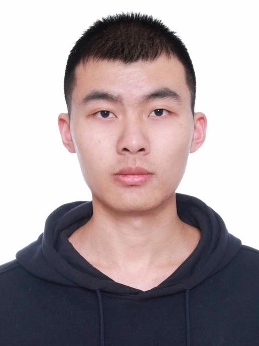 李擎个人生活照1