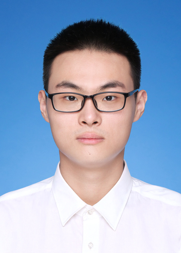 梁个人生活照1