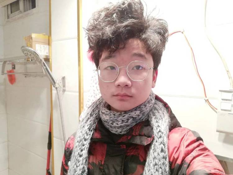 范帛言个人生活照2