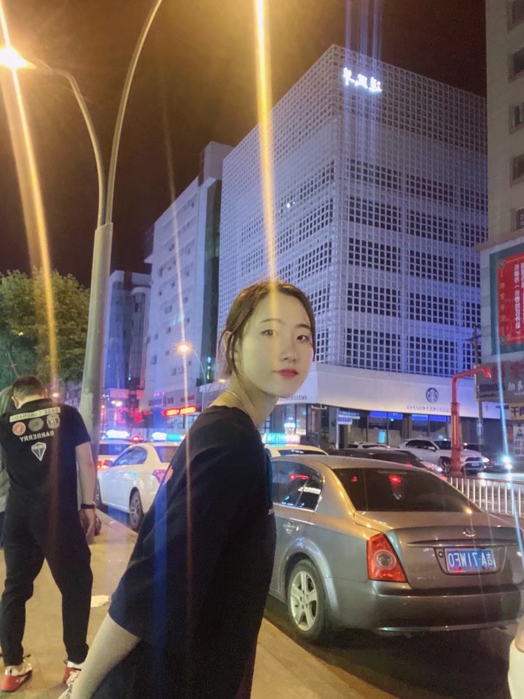 周彤个人生活照1