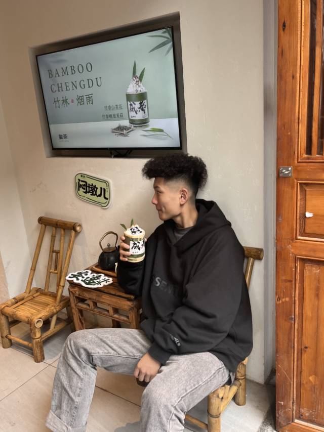 贺思捷个人生活照1