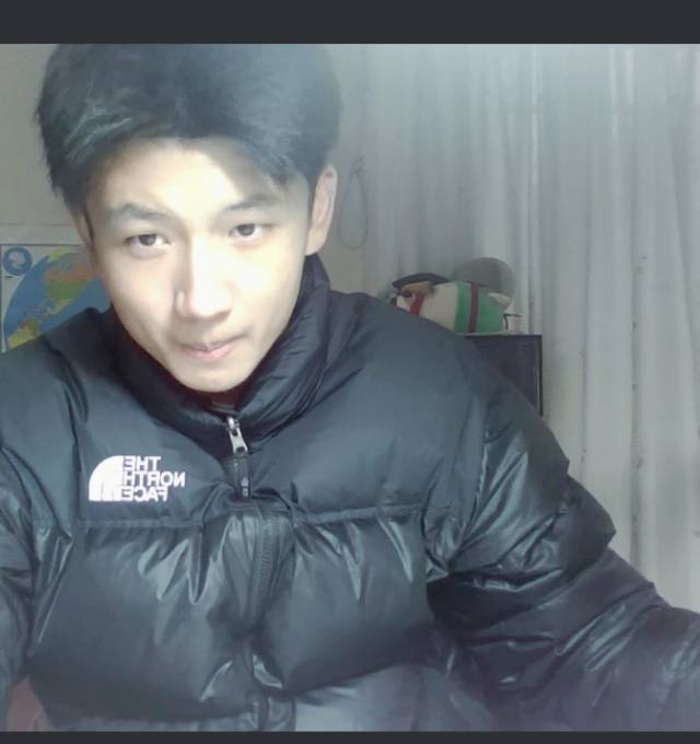 贺思捷个人生活照2