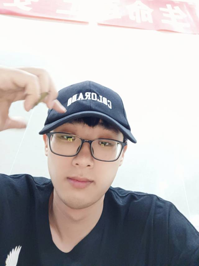 高鑫个人生活照2