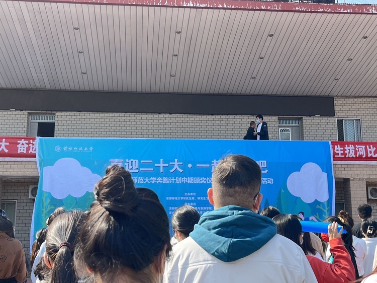 黄曌华个人生活照1