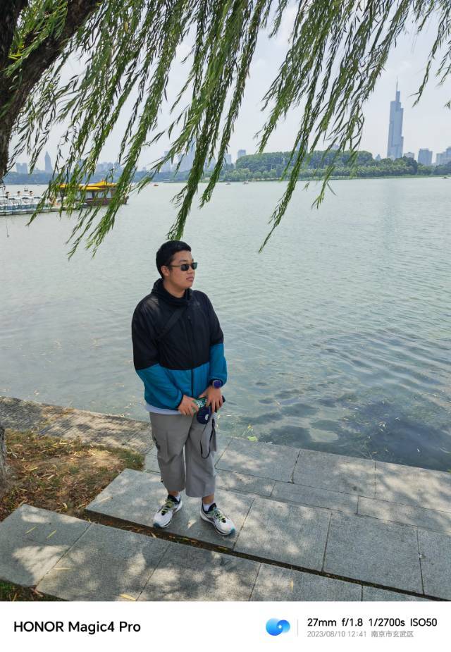 冉老师个人生活照1