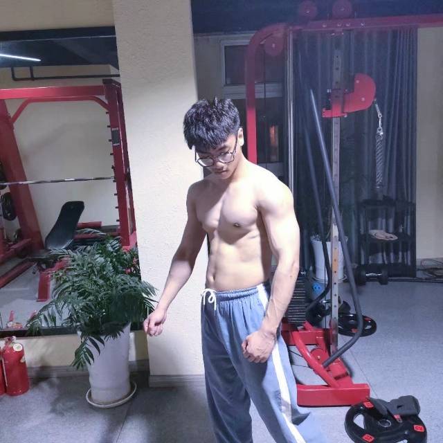 林云飞个人生活照1
