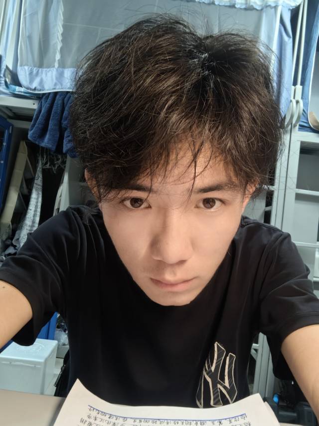 吴泽宇个人生活照2