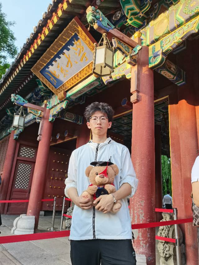 栾尚易个人生活照1