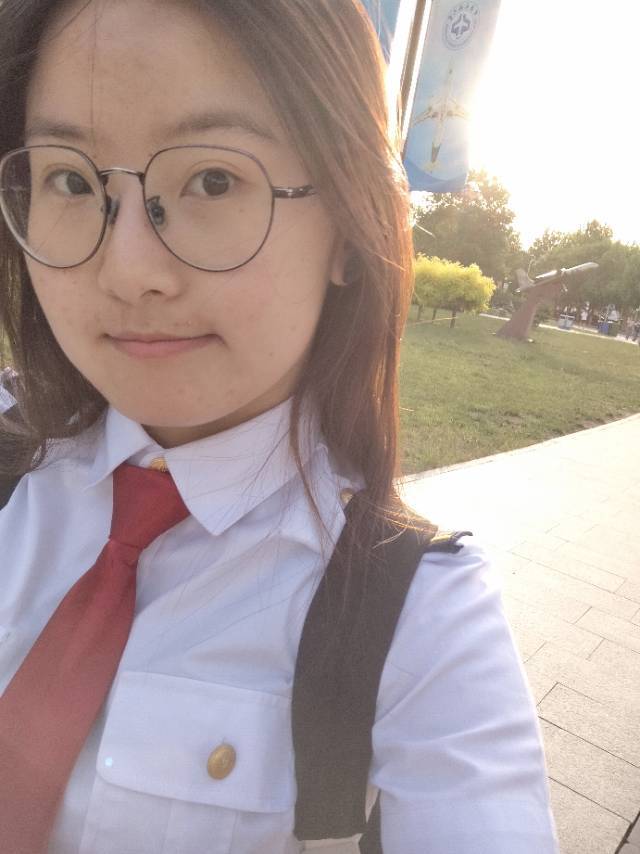 李月静个人生活照1