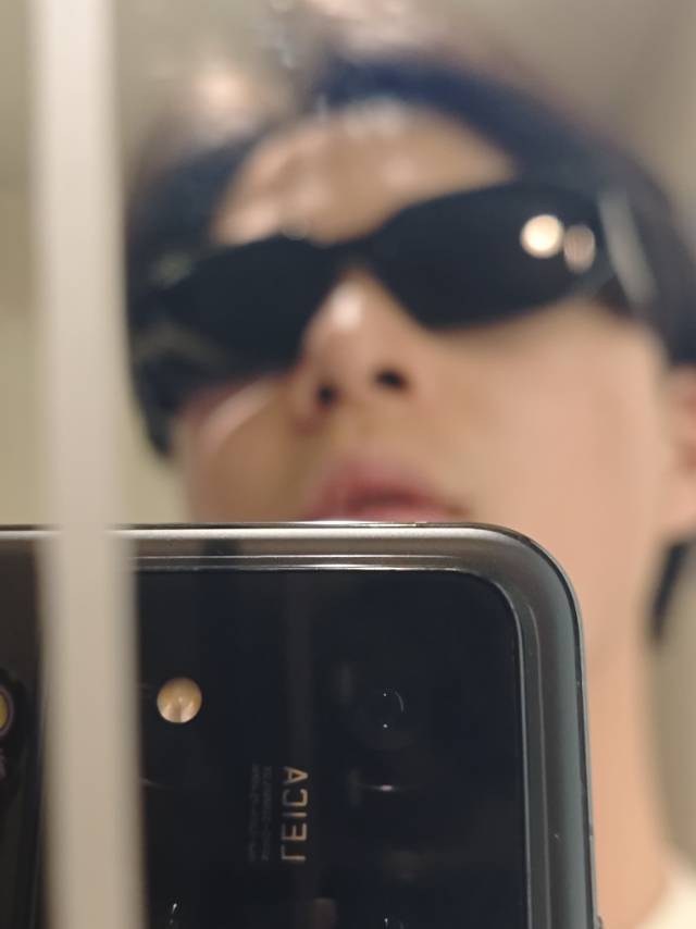 黄良材个人生活照1