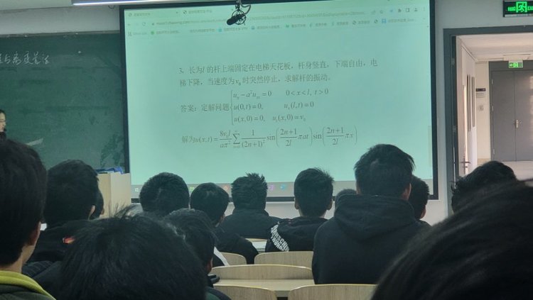 宁博皓个人生活照1