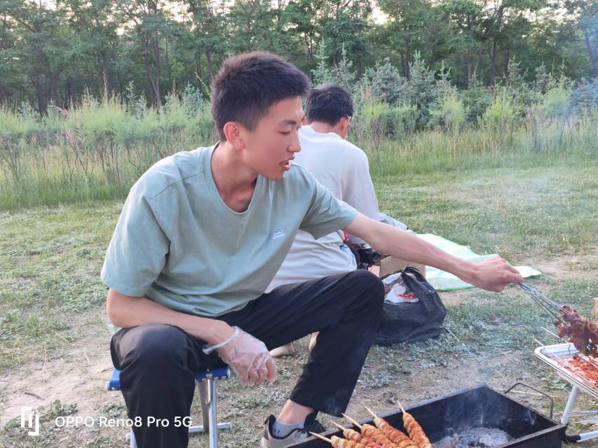 高英杰个人生活照1