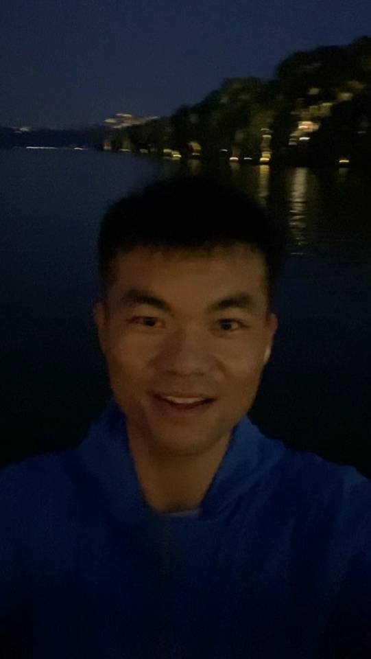 解乔林个人生活照1