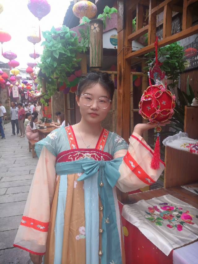 杜锦锦个人生活照1