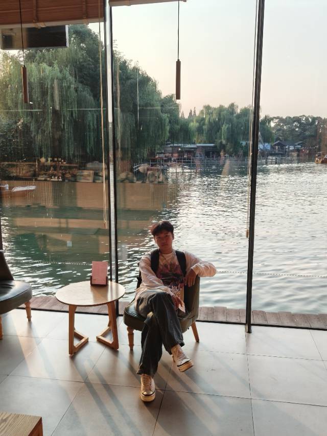 卢豪杰个人生活照1