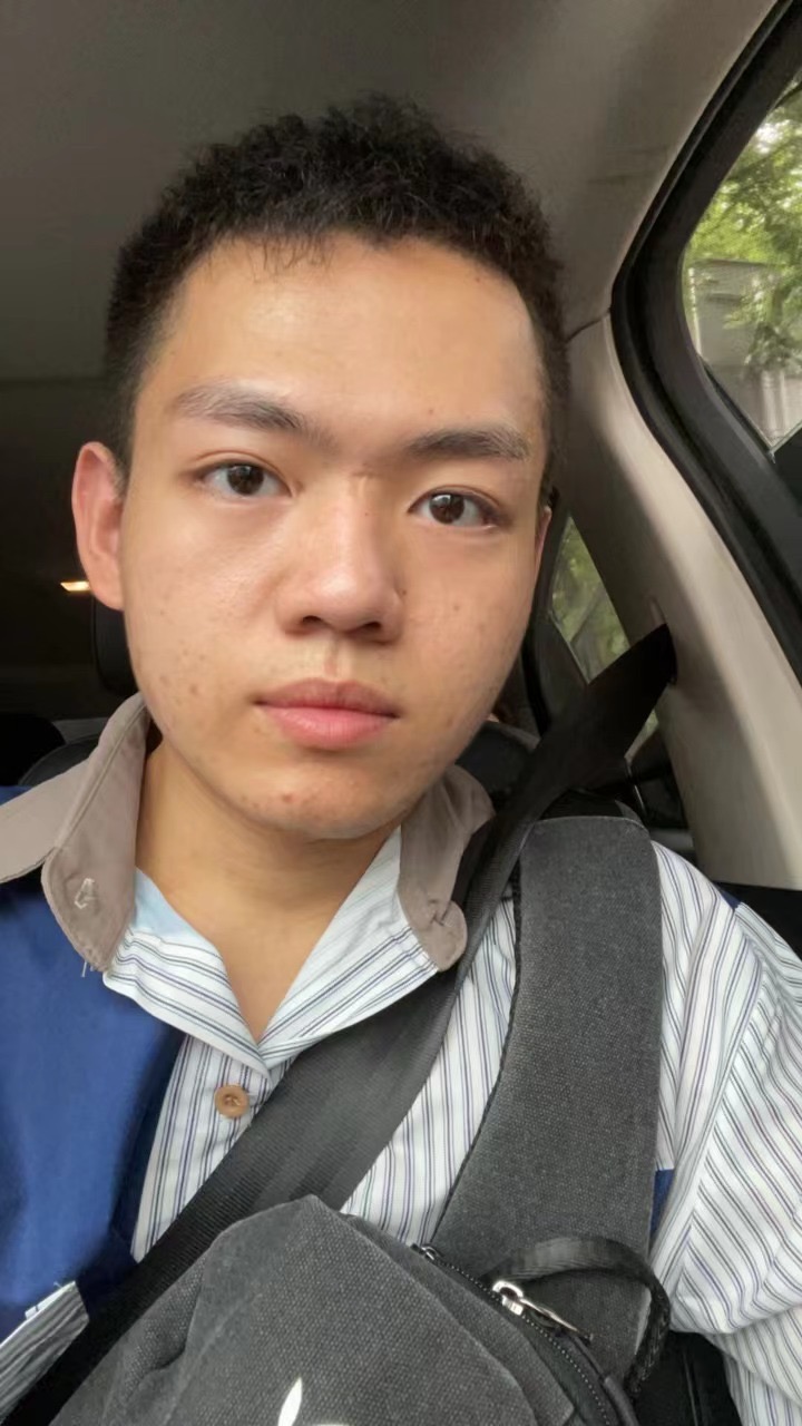 杨昆霖个人生活照1