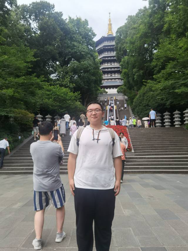 周廷魁个人生活照2