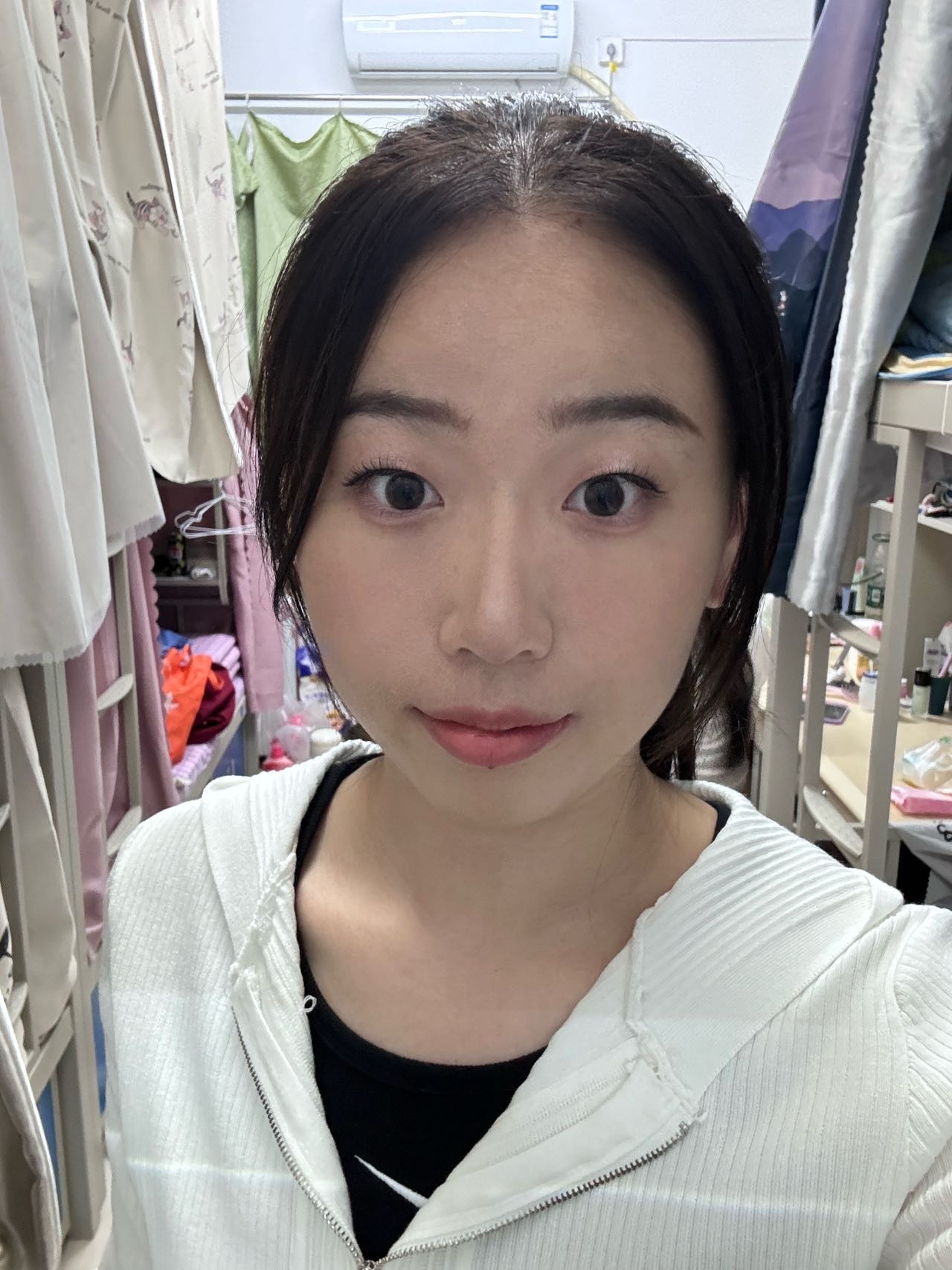 乔昕萌个人生活照1