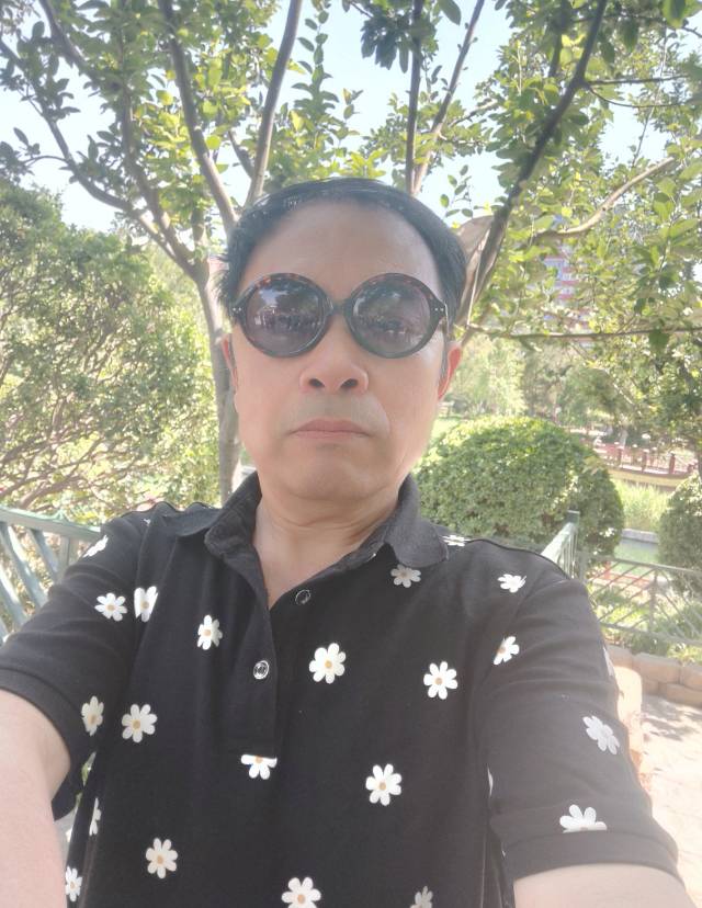 高凤文个人生活照1
