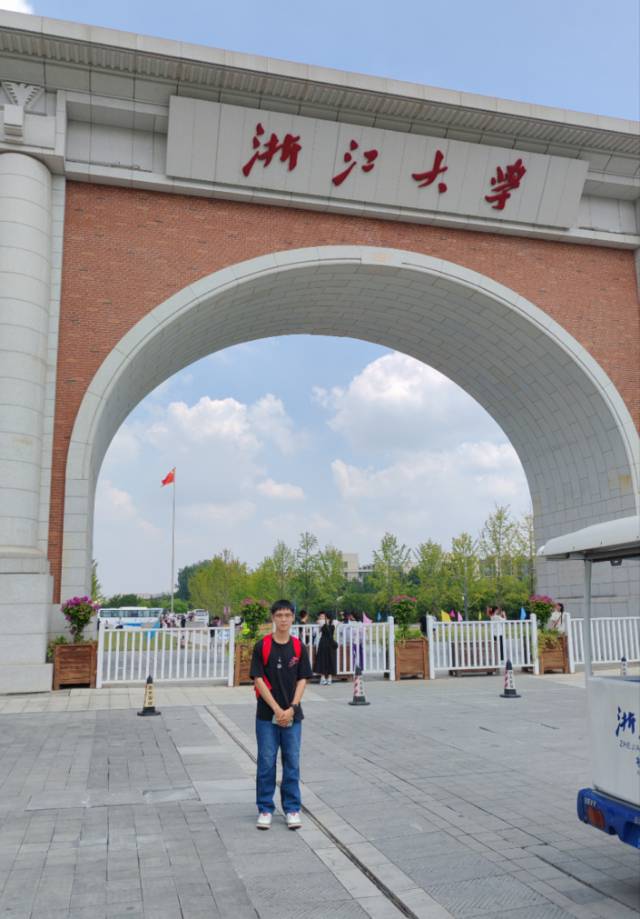 陈奕鑫个人生活照6