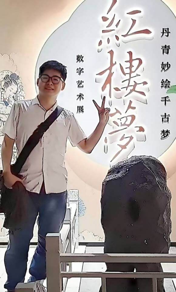 高鹏鹏个人生活照2