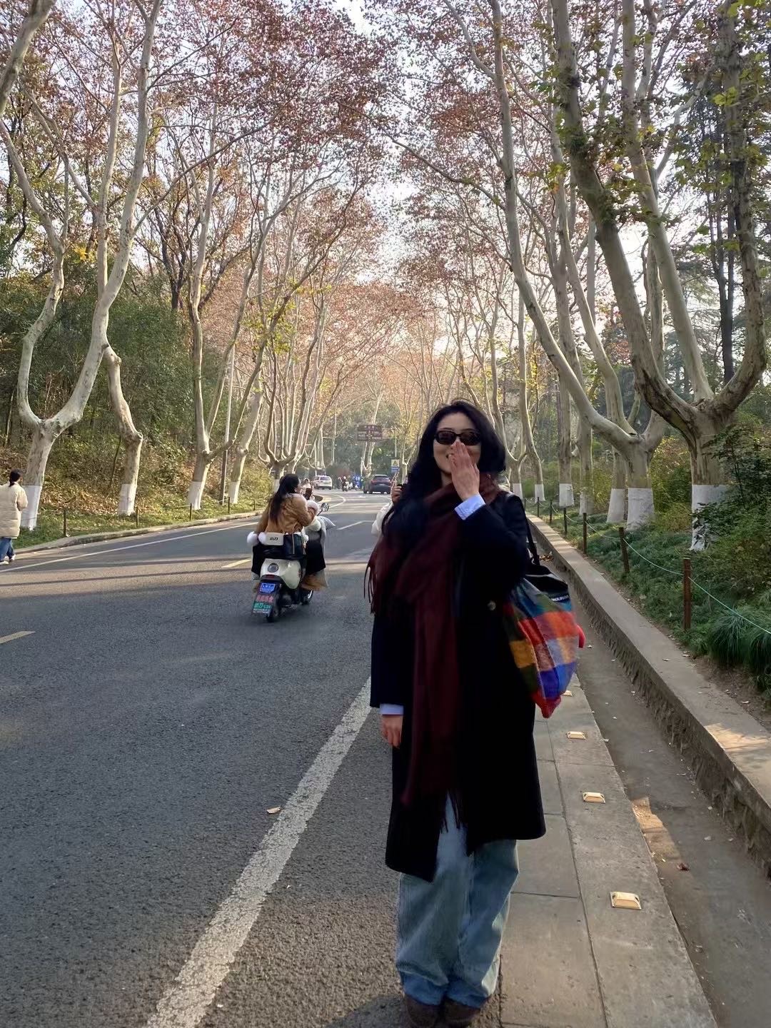 张老师个人生活照2