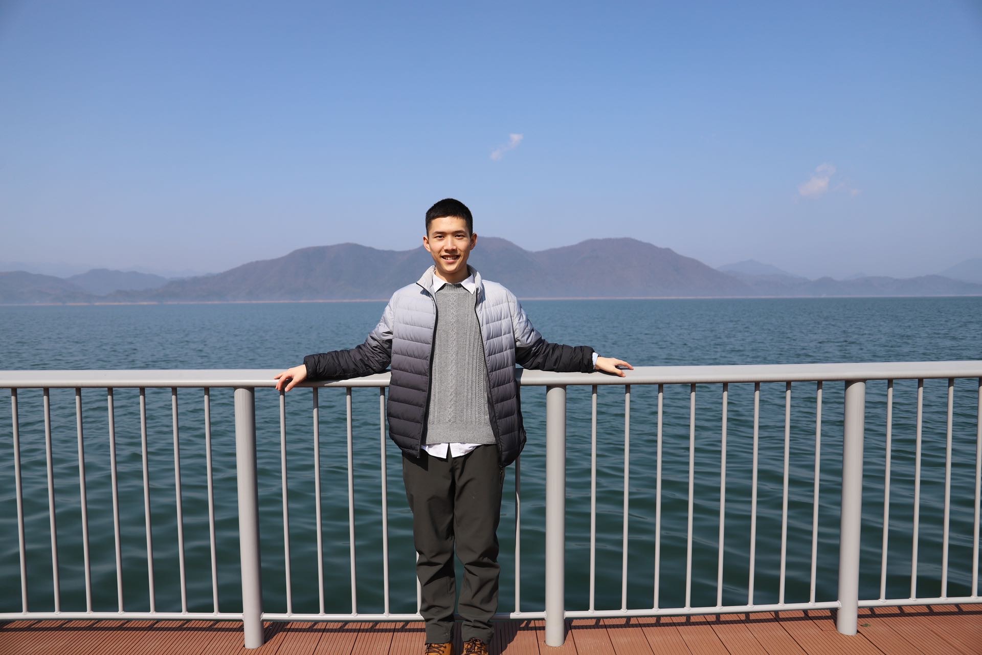 龙灿个人生活照2