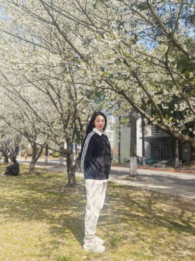张老师个人生活照1