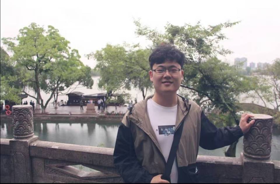 王坤个人生活照1