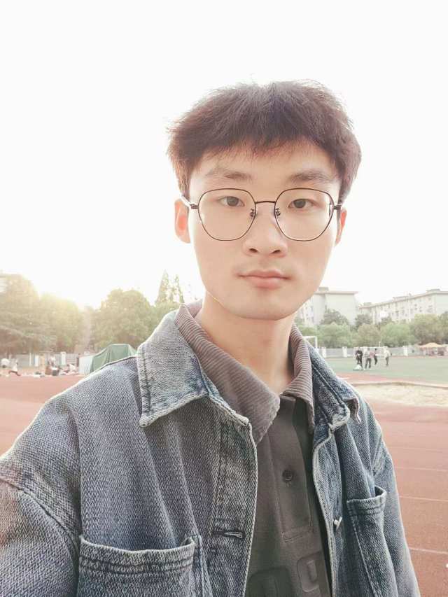 洪亭博个人生活照1