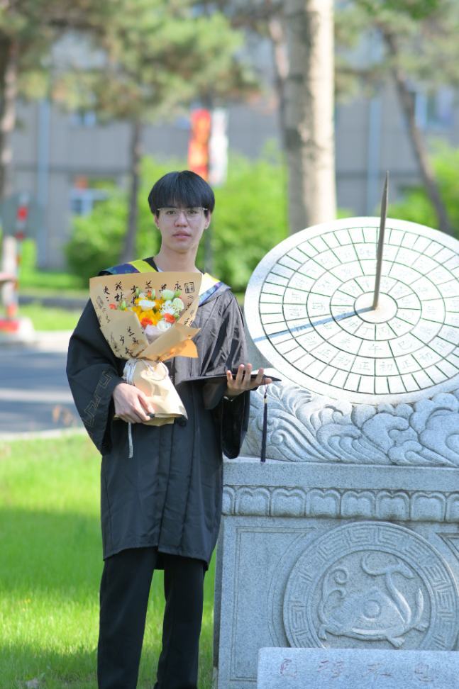 谭欣宇个人生活照1