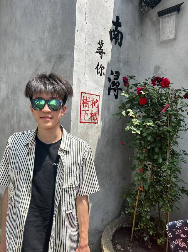 华洲权个人生活照1