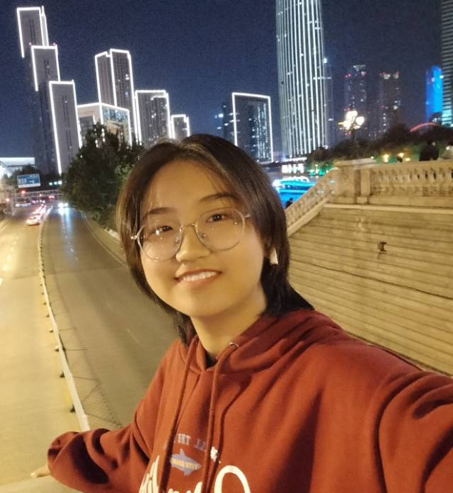 王嘉璇个人生活照2