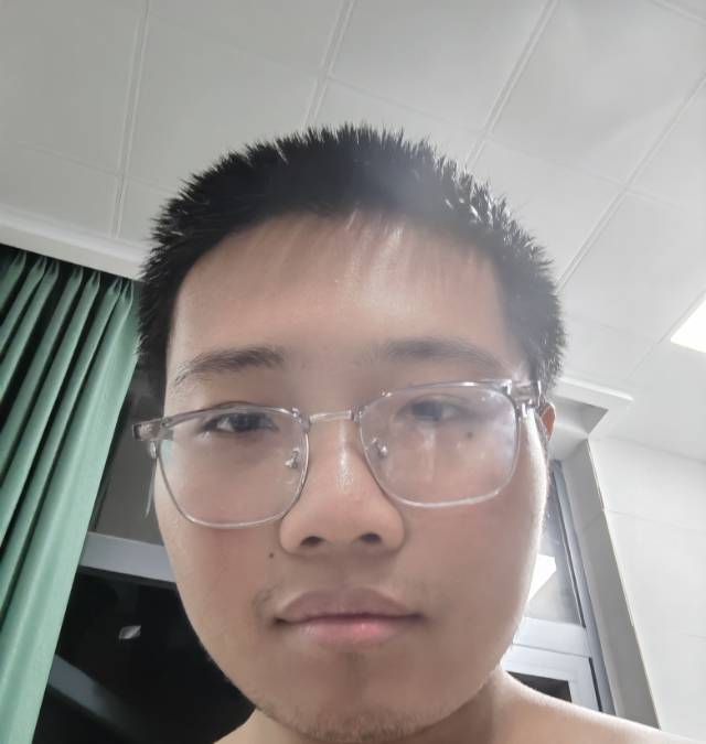 王奕个人生活照1