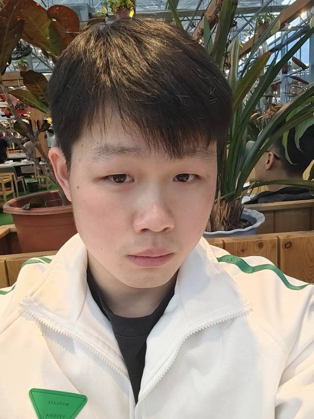 尹赫个人生活照4