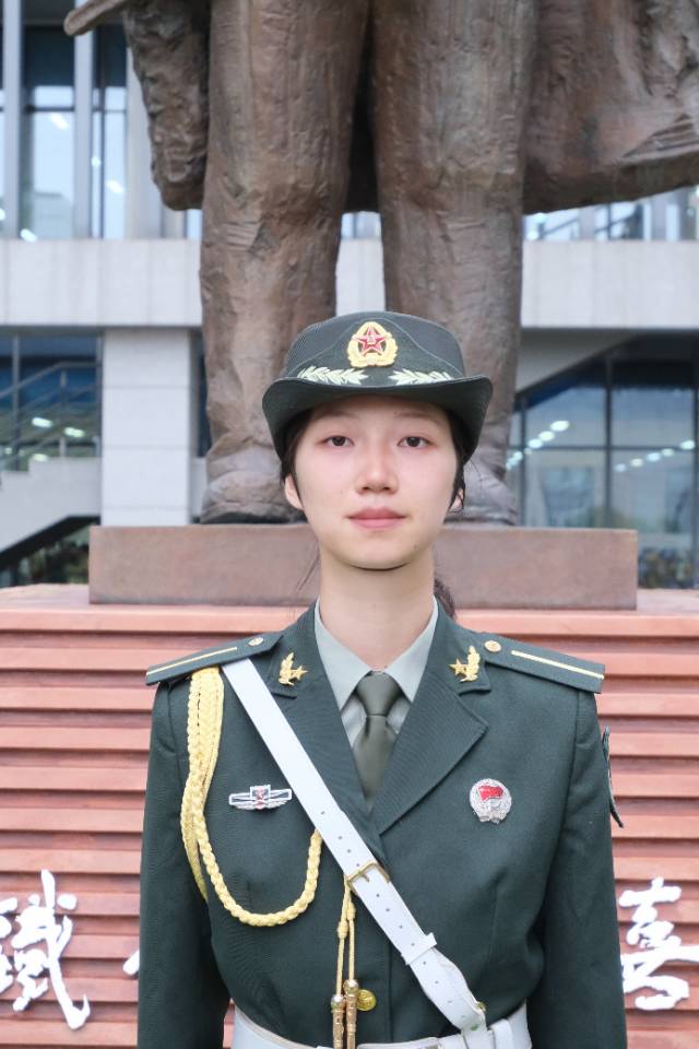 小芦老师个人生活照1