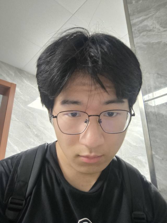 袁康个人生活照2