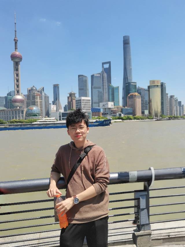 刘昊文个人生活照3